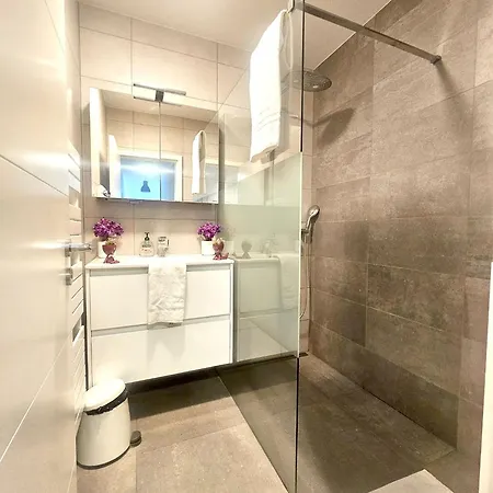 Cozy&contemporary 2br Flat-3b *